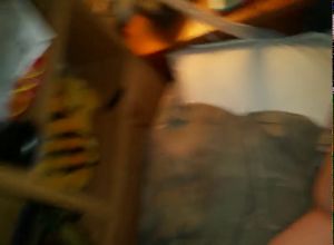 Микро пенисом ебёт свою жирную жену